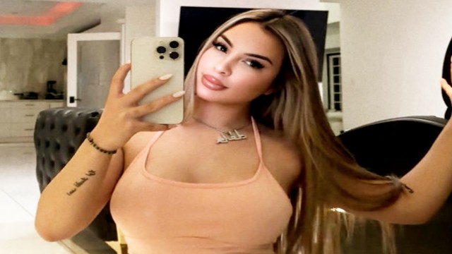 গায়িকা মারিয়া দে লা রোজাকে গুলি করে হত্যা — লস অ্যাঞ্জেলেসে গাড়ির ভেতর মিলল মরদেহ